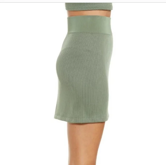 Nike Air Tight Fit Ribbed Mini Pencil Skirt NWT - Picture 3 of 9